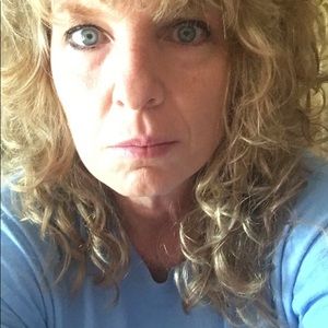 Meet your Posher, Roxanne